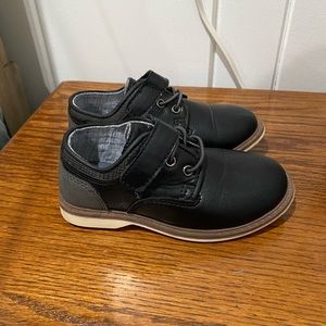 Harper Canyon toddler boy shoes Size 8
